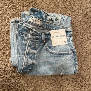 A&F 90s Low Rise Baggy Jeans